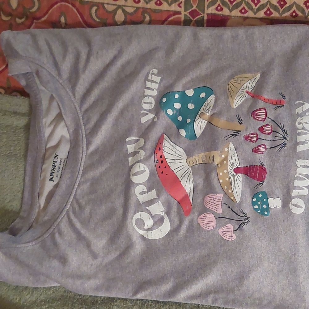 Short sleeve tee
